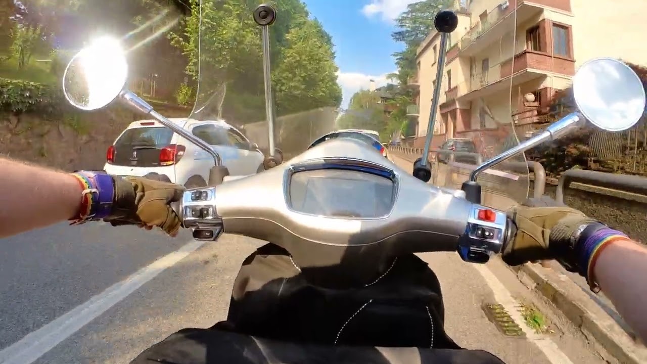 Vespa Elettrica 70Km/h con Insta360 Go2
