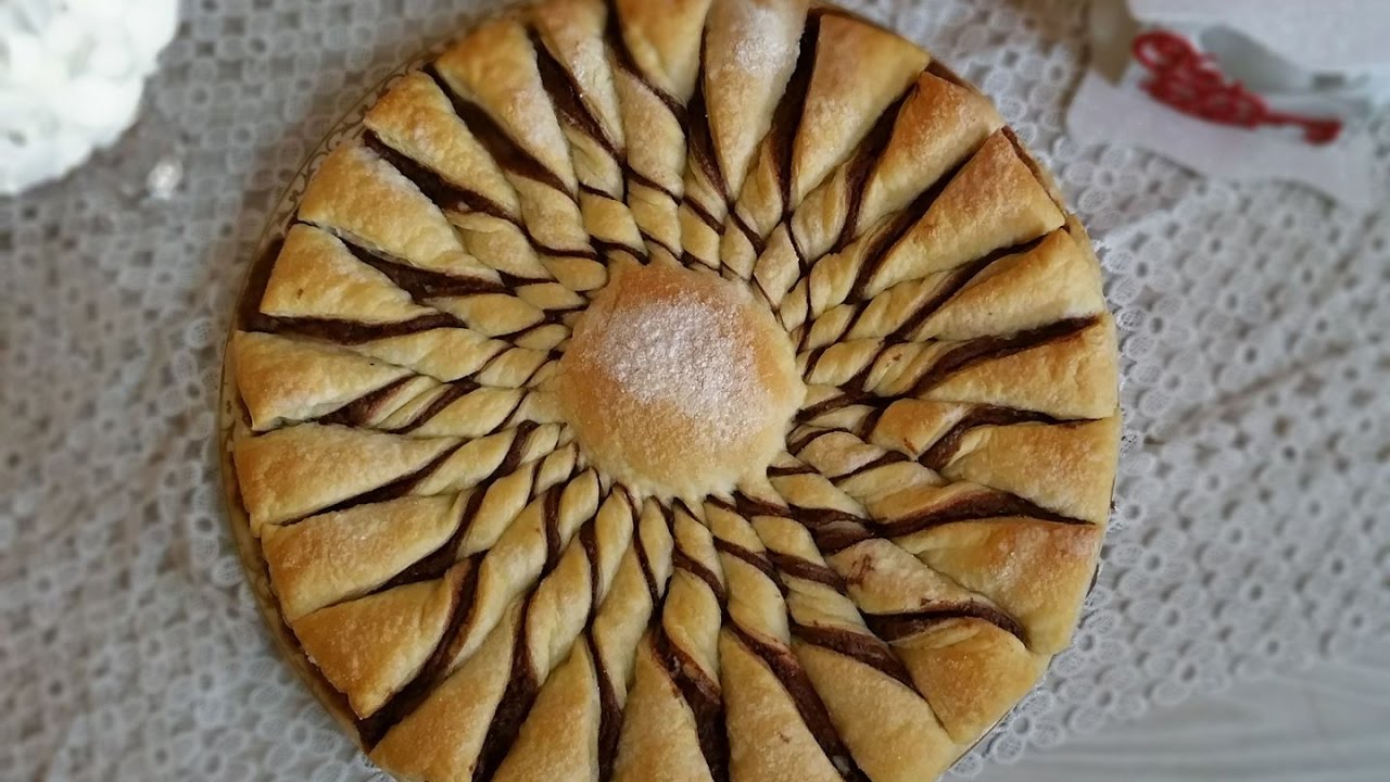 Fiore di pasta sfoglia con nutella, pronto in soli 5 min