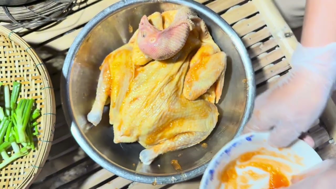 Gà ta hấp hành giữ trọn vị ngọt, món quen mà lúc nào cũng hao cơm
