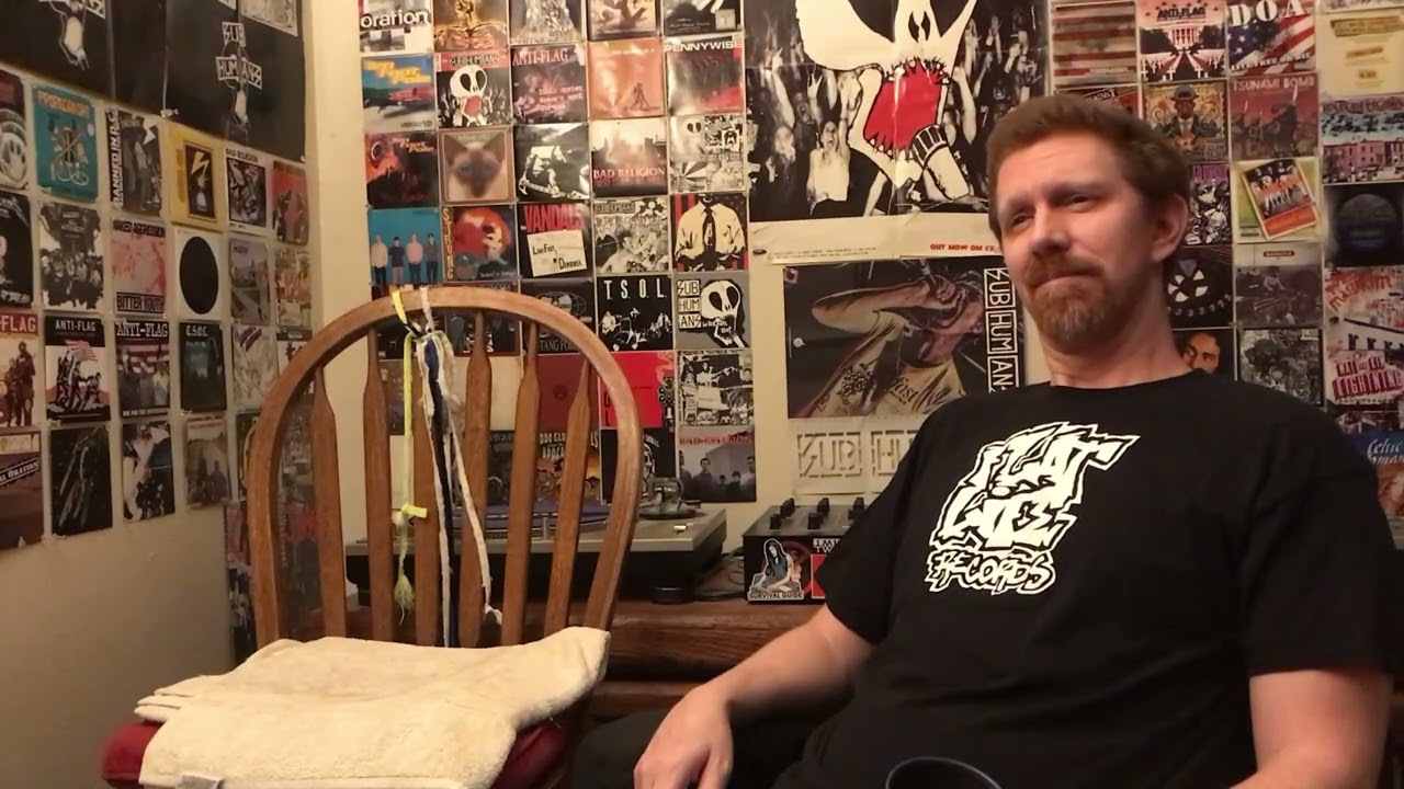 Shnootz - Reaction Video (Morrissey - The Harsh Truth of the Camera Eye)