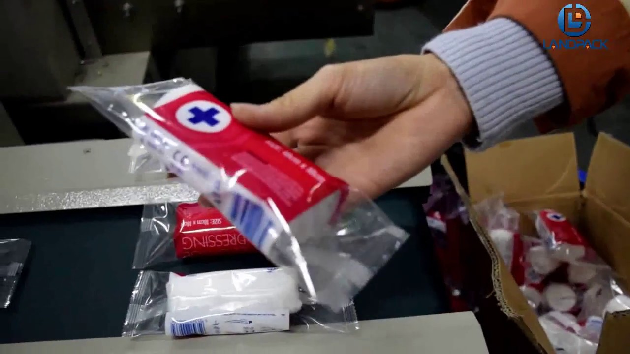 Medical gauze packing machine