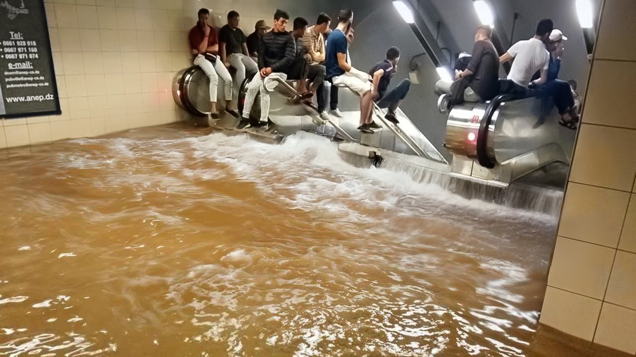 Unglaubliche &Uuml;berschwemmungen auf Video festgehalten