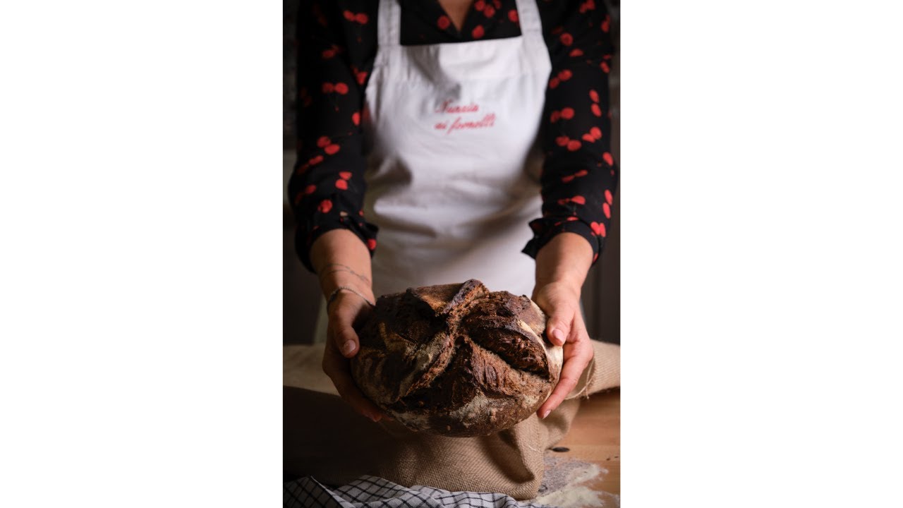PANE NERO CON LIEVITO MADRE E SEMI MISTI - Nunzia Ai Fornelli
