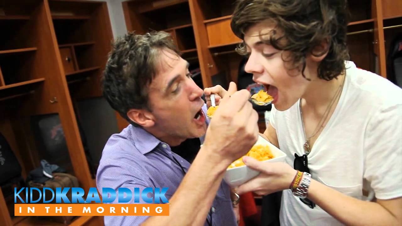 EXCLUSIVE: Backstage with One Direction