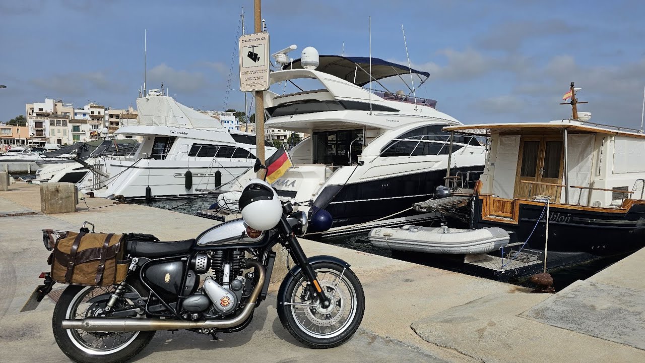 Affordable throw over saddlebags for my modern retro & a trip to Porto Petro... #nicecnc