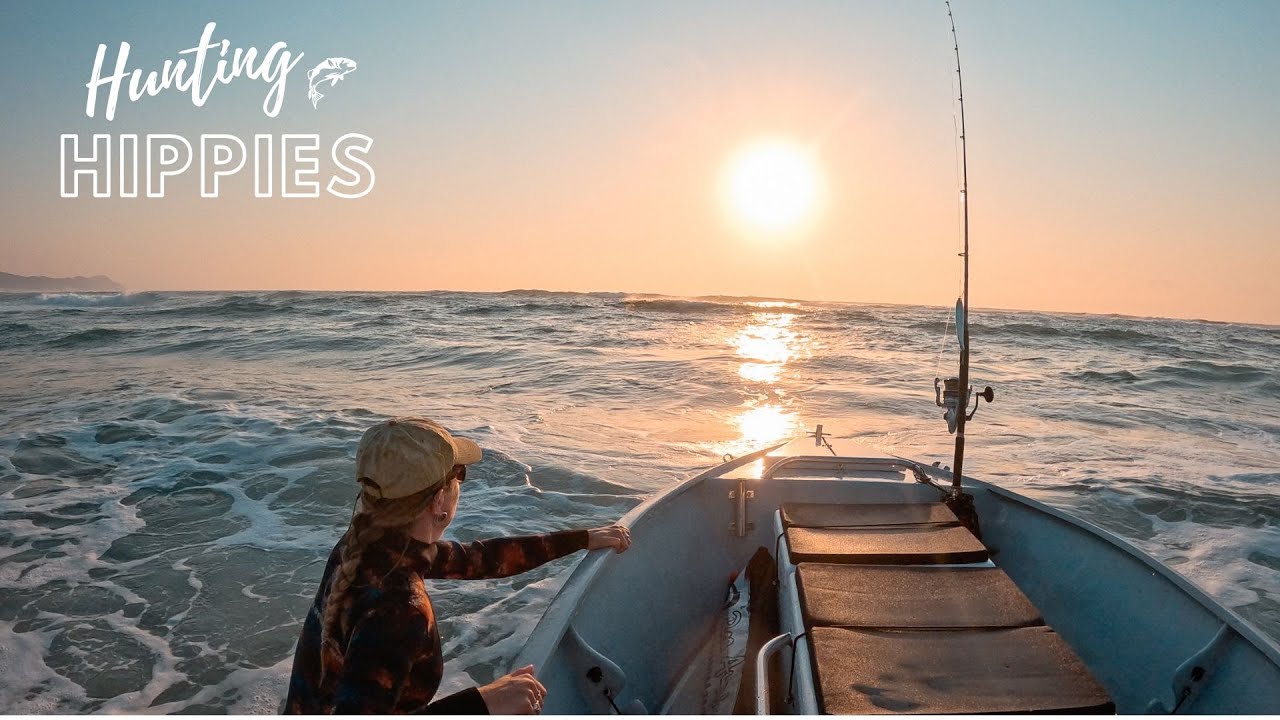 Launching and Retrieving our 13,6 Ski-Vee in Mozambique