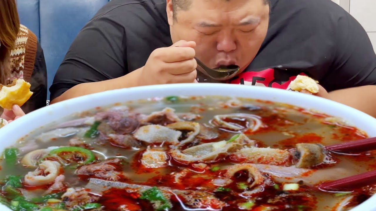 猴哥打卡老牌羊杂汤！经济实惠分量足一口下去超满足，味道正宗又解馋好吃到停不下来！【胖猴仔】