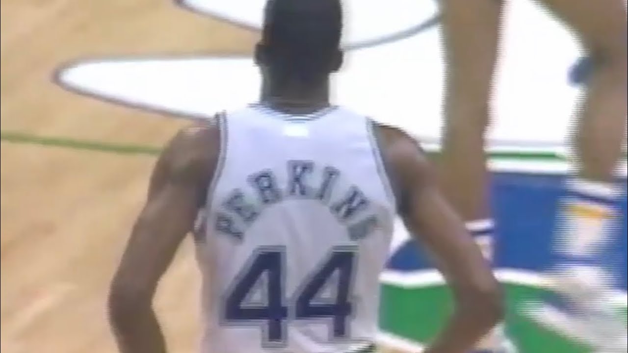 Sam Perkins Mavericks 30pts (12/15 FG) vs Nuggets (1988)