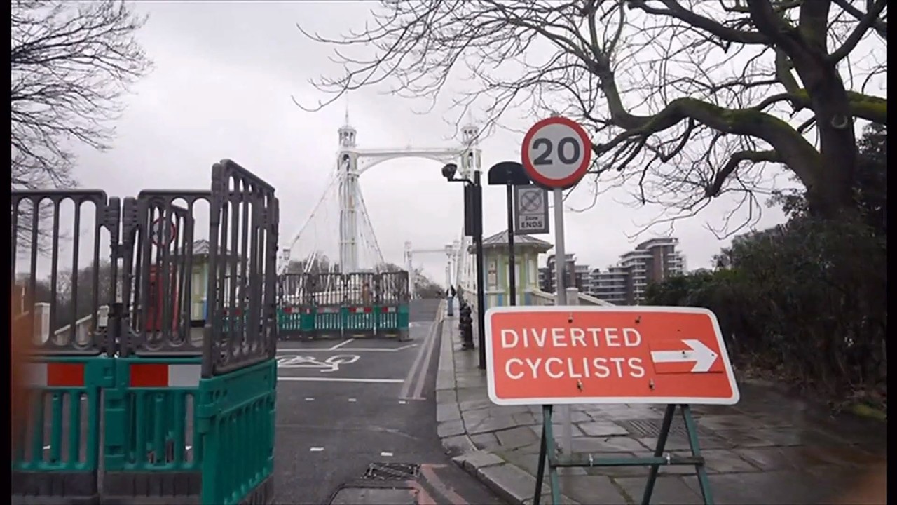 Albert Bridge closes to traffic as 'precaution' in London (UK) 10/Feb/2026