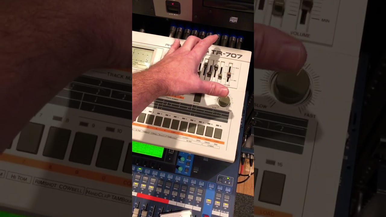 Roland TR-707 Jam!
