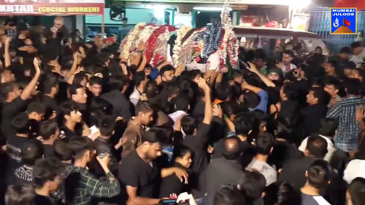72 Taboot-e-Imam Hussain a.s Juloos Shivaji Nagar Lotus 2016-17