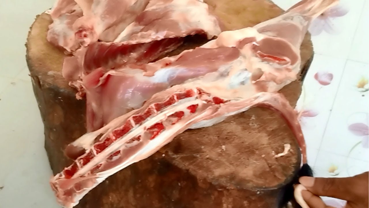 Mutton cutting skills a butcher cutting mutton like a kacchi biriany size