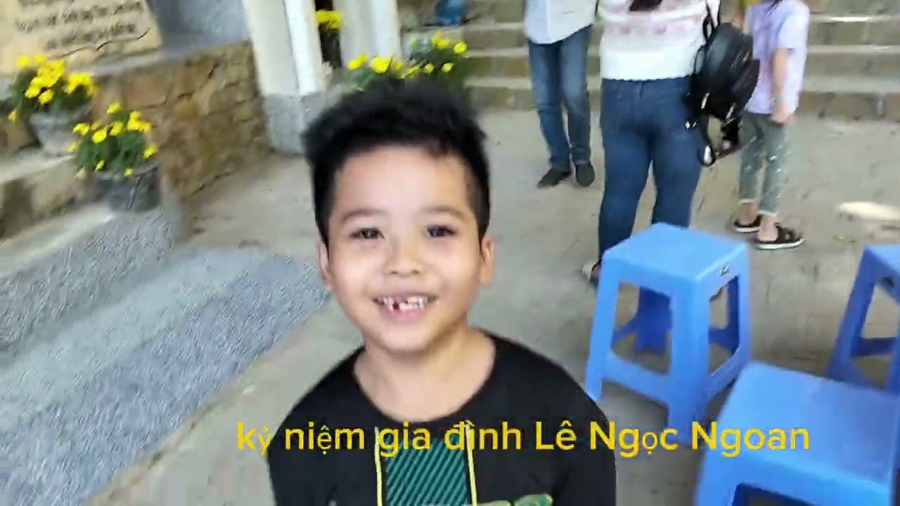 động Thủy Liêm Núi Cấm