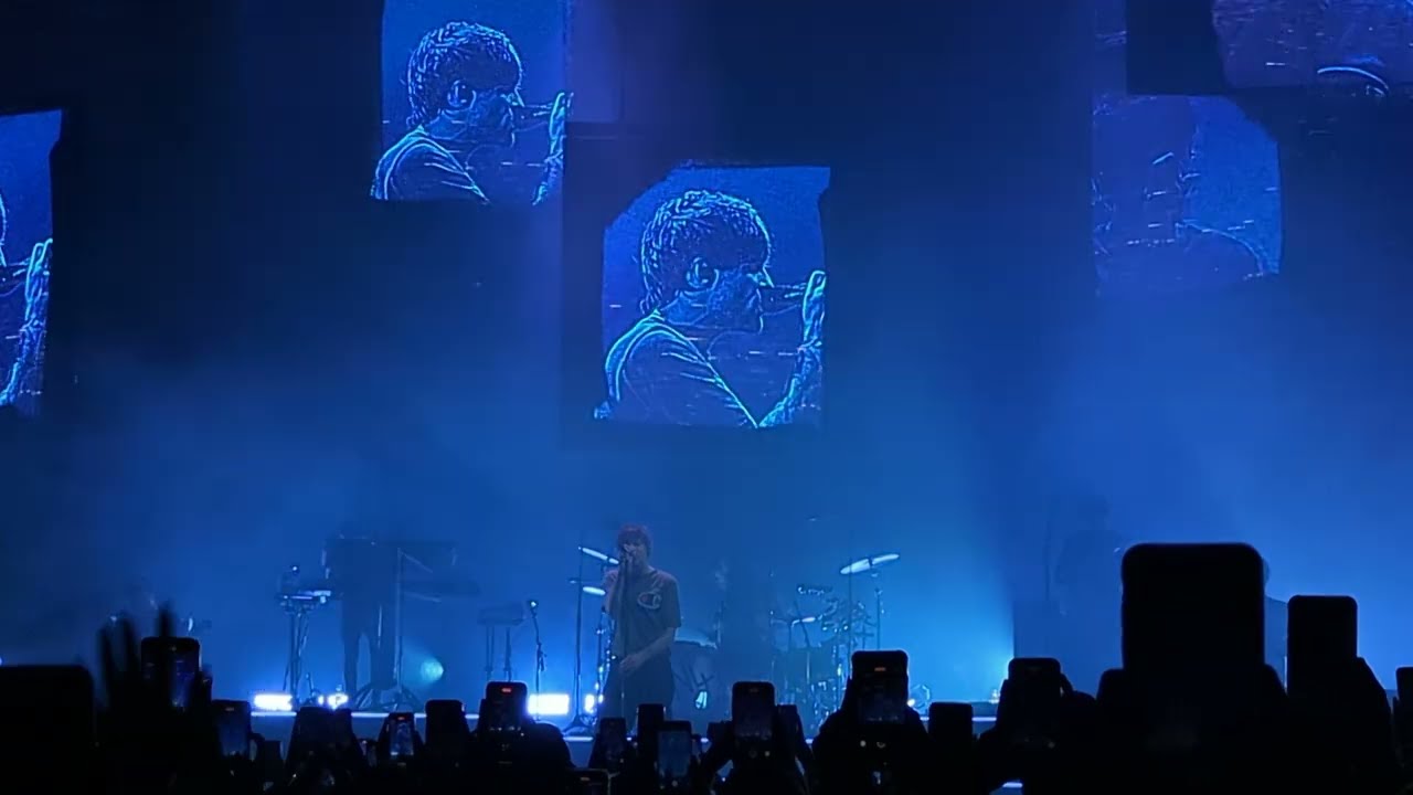 Louis Tomlinson - Night Changes (One Direction cover) - Riga (07.09.2023)