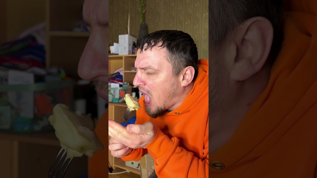 В большой семье клювом не щелкают 😂😂😂