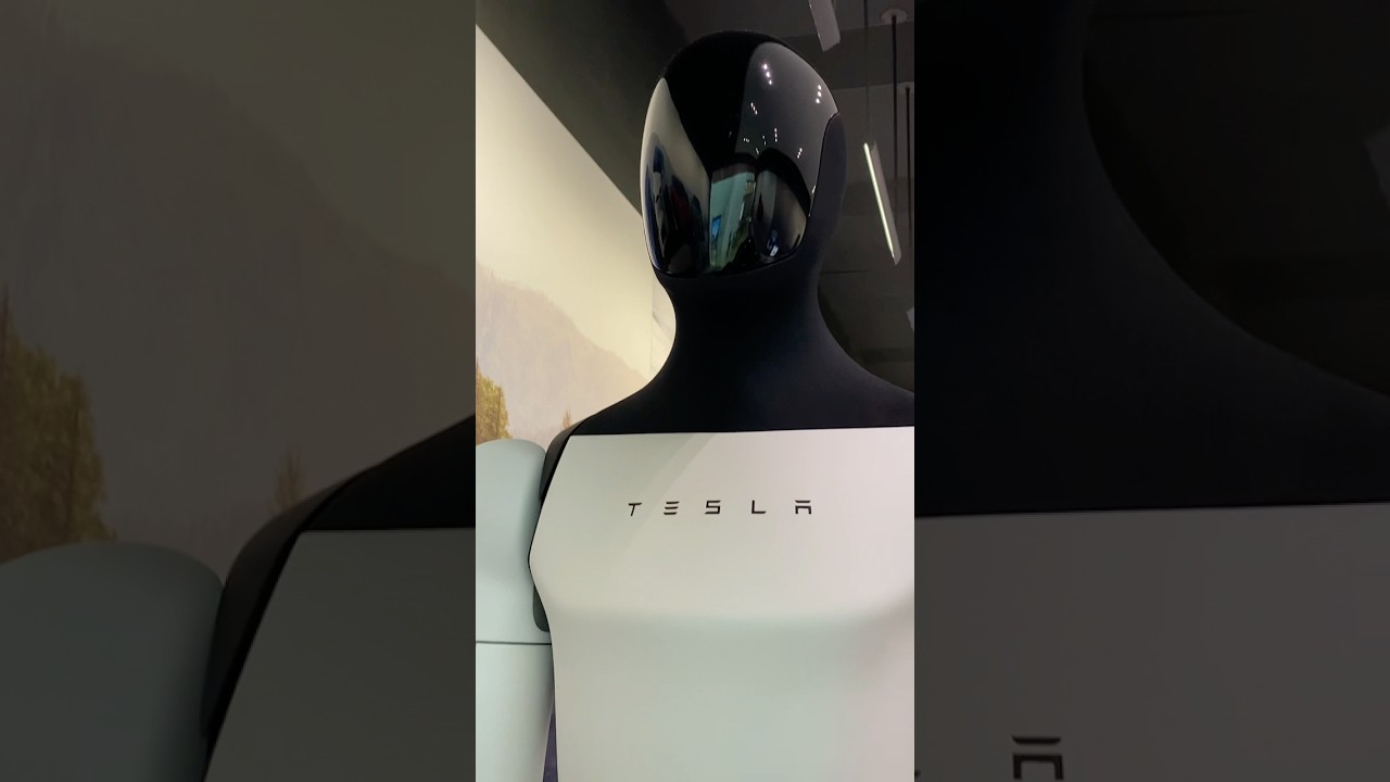 I visited TESLA&rsquo;S SHOP in a MALL #yorkdalemall #shorts #tesla