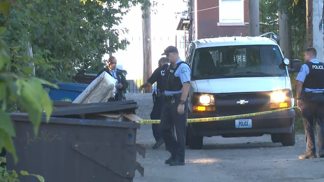 Neighbors rush to help teen girls shot in South City Monday morning