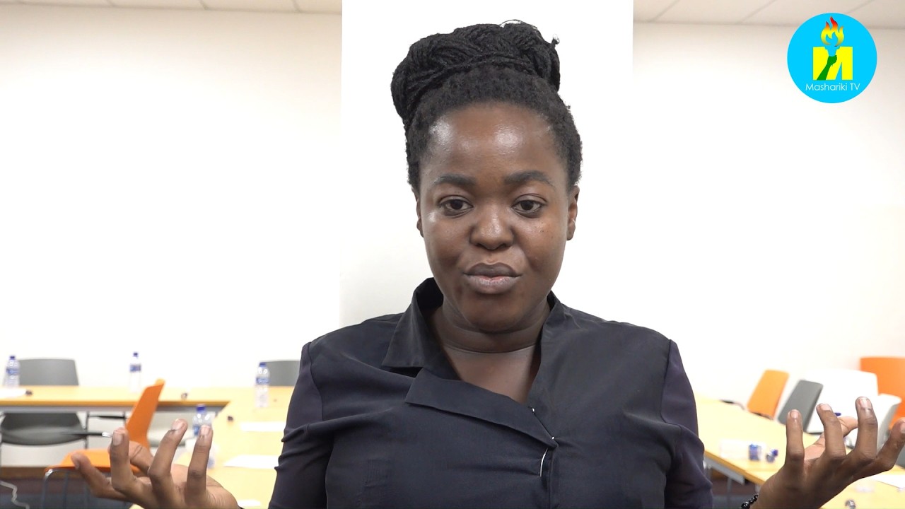 Abantu bateye imbere mu mikoro ariko umugore n'umugabo batumvikana, umwana niwe abigira mwo ingaruka