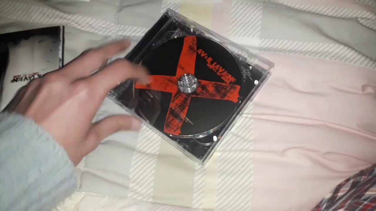 UNBOXING: Avril Lavigne - Under My Skin (Special Edition) [Japan Tour Edition CD + DVD]