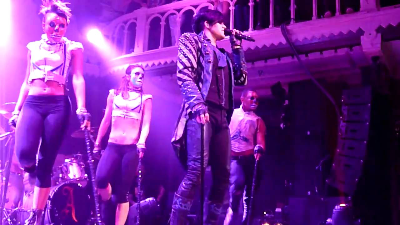 AdamLambert Strut Amsterdam Nov20 2010