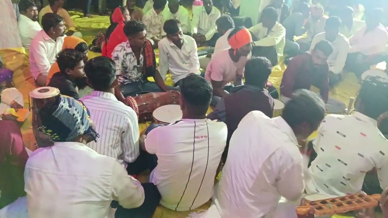 Use 🎧,,,,,,गायक सुनील भाऊ, दिपक पवार लाडगाव येथे झालेला कार्यक्रम 