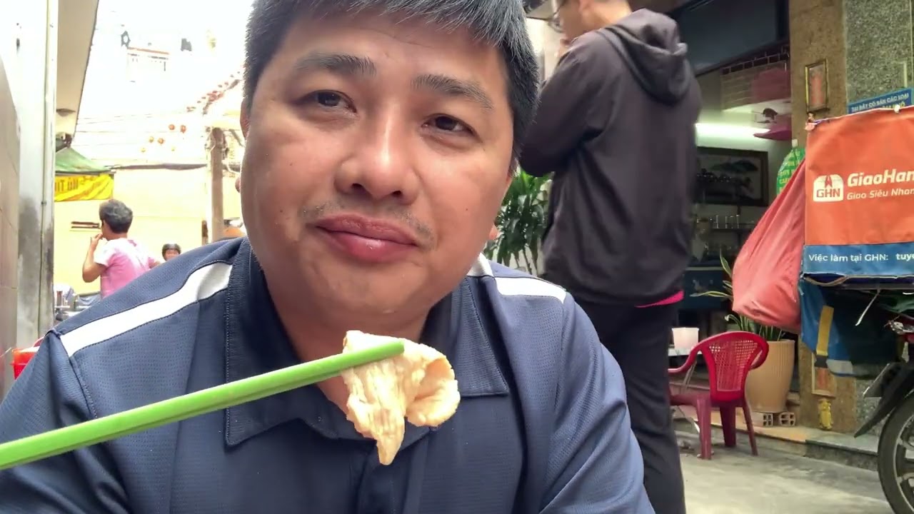 Nhật ký Sài Gòn Số 003 :  Hủ Tíu Nai Xóm Đất