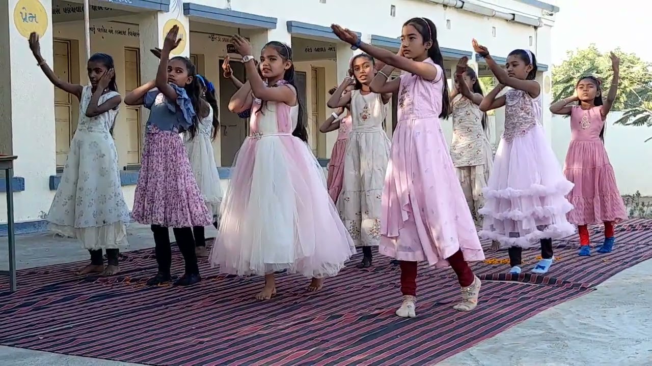 school girl dance||Bhart ki beti#school #students #videos