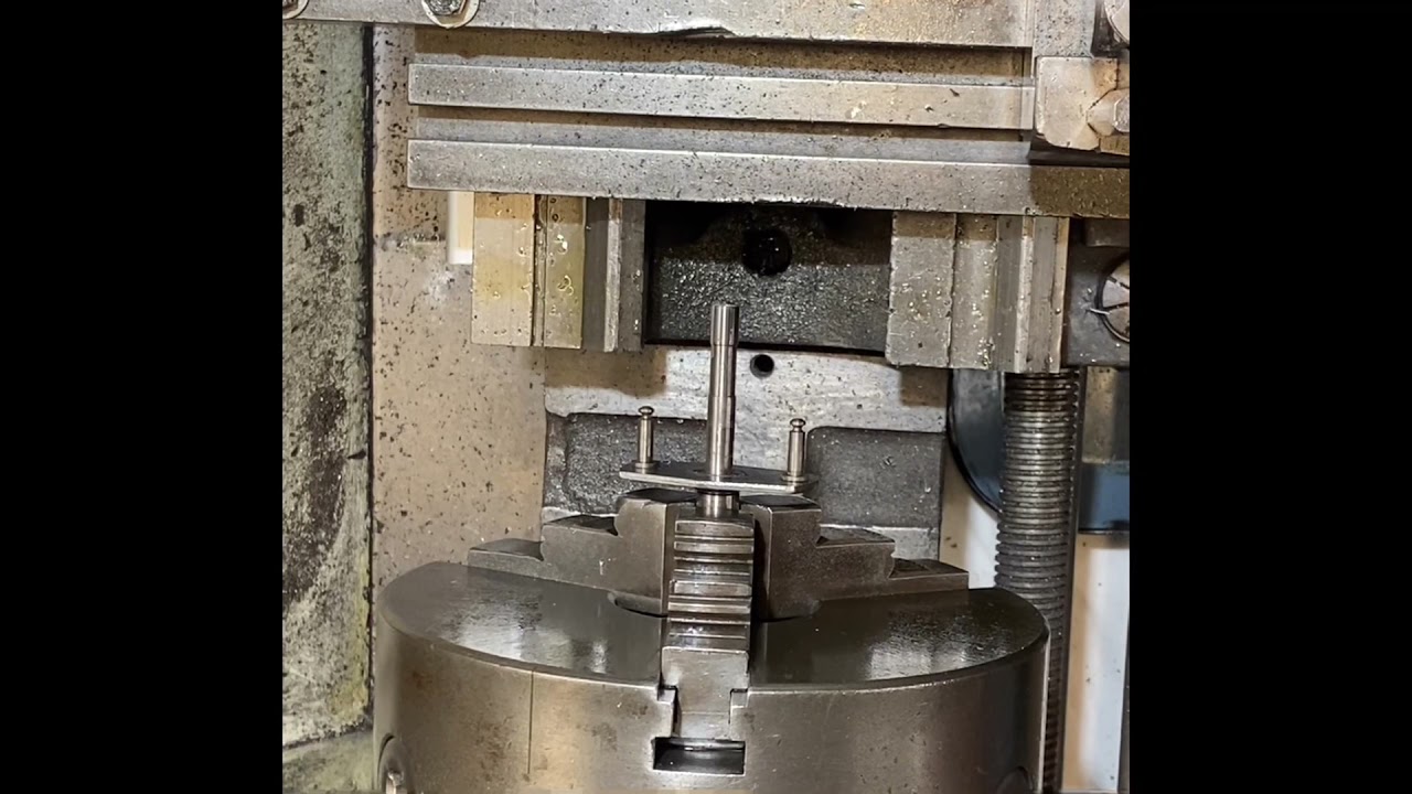 Lucas 45/59d distributor shaft modification to screw retention of the cam