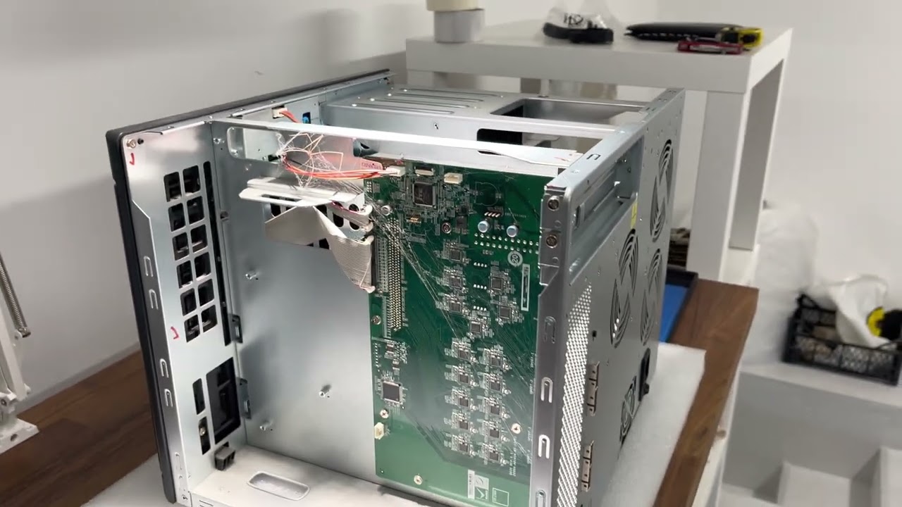 Chia plotting: QNAP TL-D1600S SAS expander mod (PART 1)