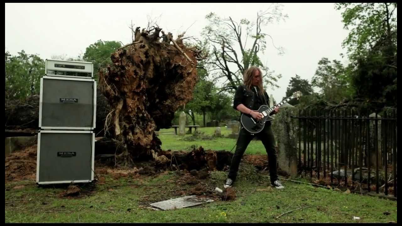 Valient Thorr 