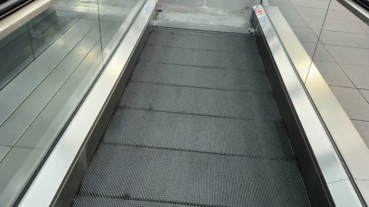 Thyssen Fahrsteige im Parkhausbereich am Stuttgart Airport
