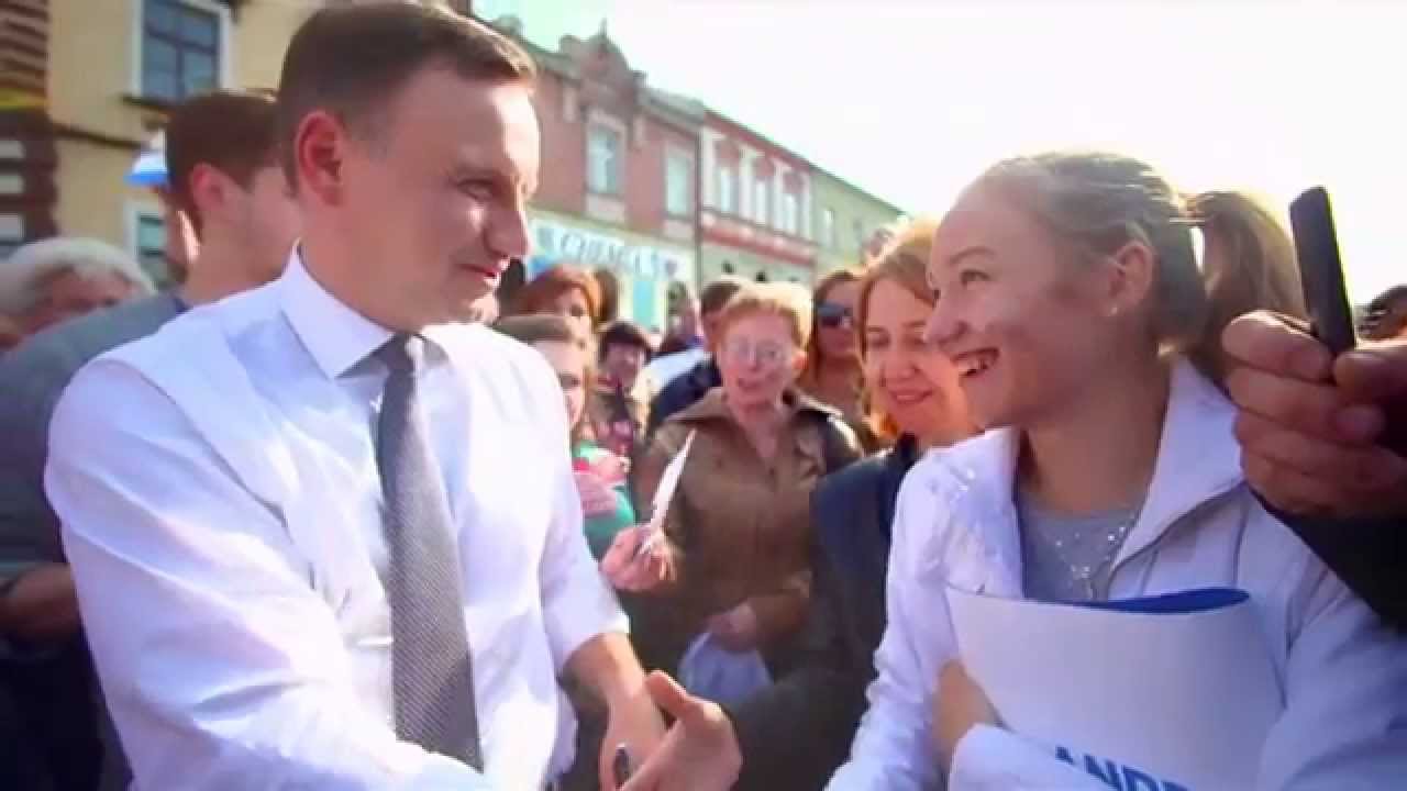 Andrzej Duda wytyka porażki Komorowskiego w swoim nowym spocie