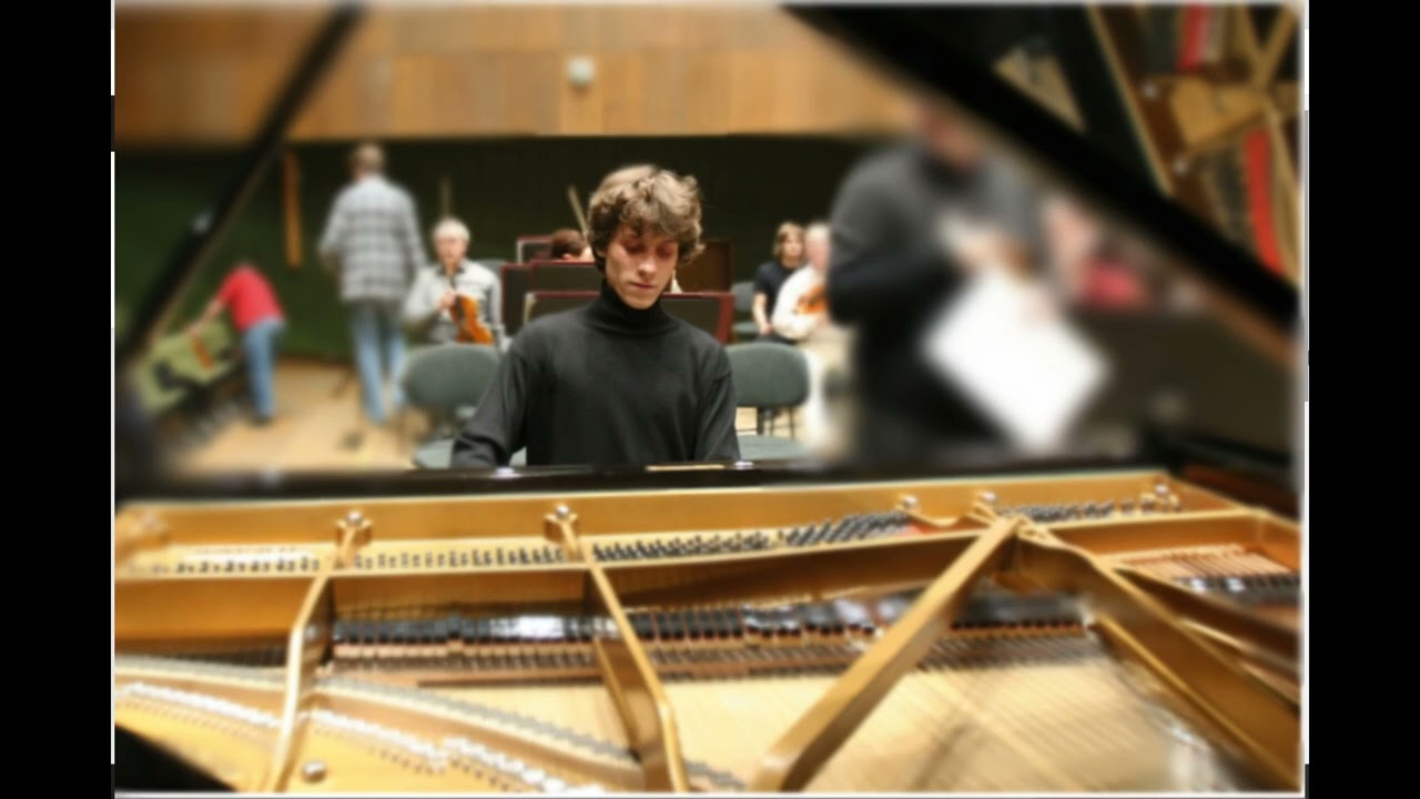 Rafał Blechacz- Chopin Variations in B flat major, Op. 12 (1998)