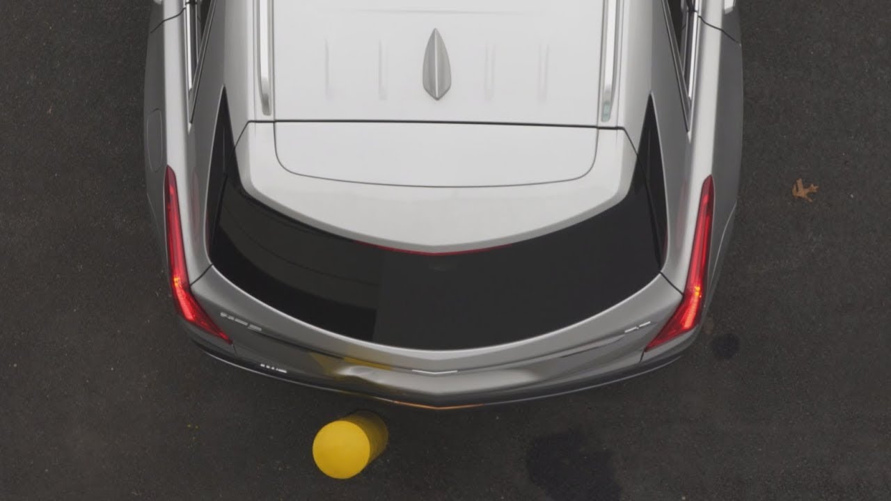 Cadillac XT5 without and with rear autobrake - IIHS demonstration