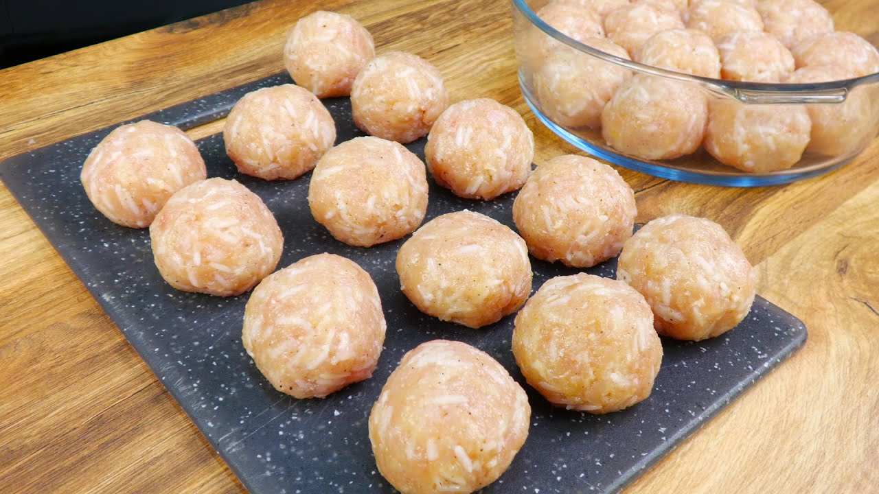 Как из 1 кг. куриной грудки, приготовить 27 тефтелей. Куриные тефтели в сливочно грибном соусе.