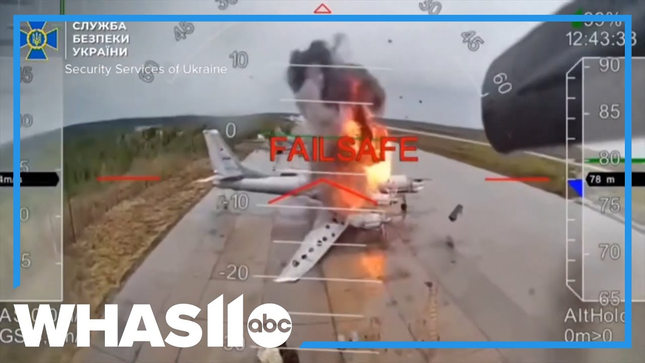 Драматическое видео показывает атаку украинских беспилотников на российские военные самолеты
