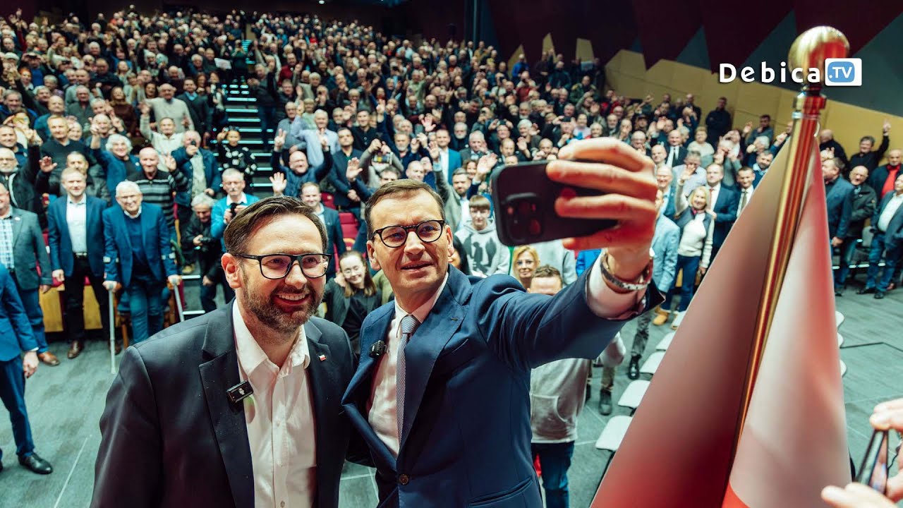 Mateusz Morawiecki i Daniel Obajtek spotkali się z mieszkańcami Dębicy