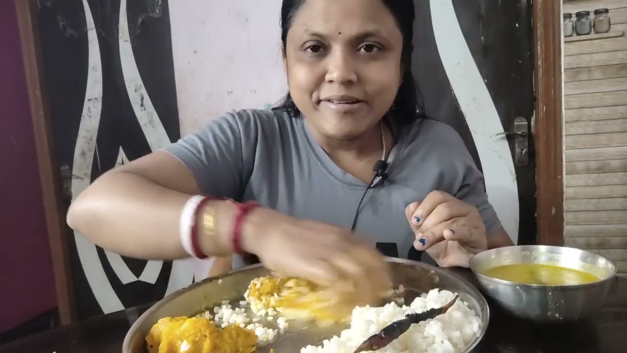 নিরামিষ খেতে হলো #eatingshow 
