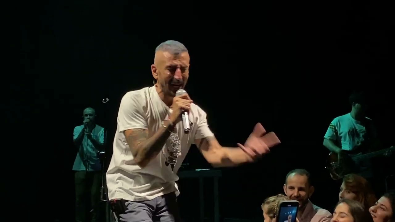 Onurr - Çok Mu Zor - Live at Moda Sahnesi (15.10.2022)