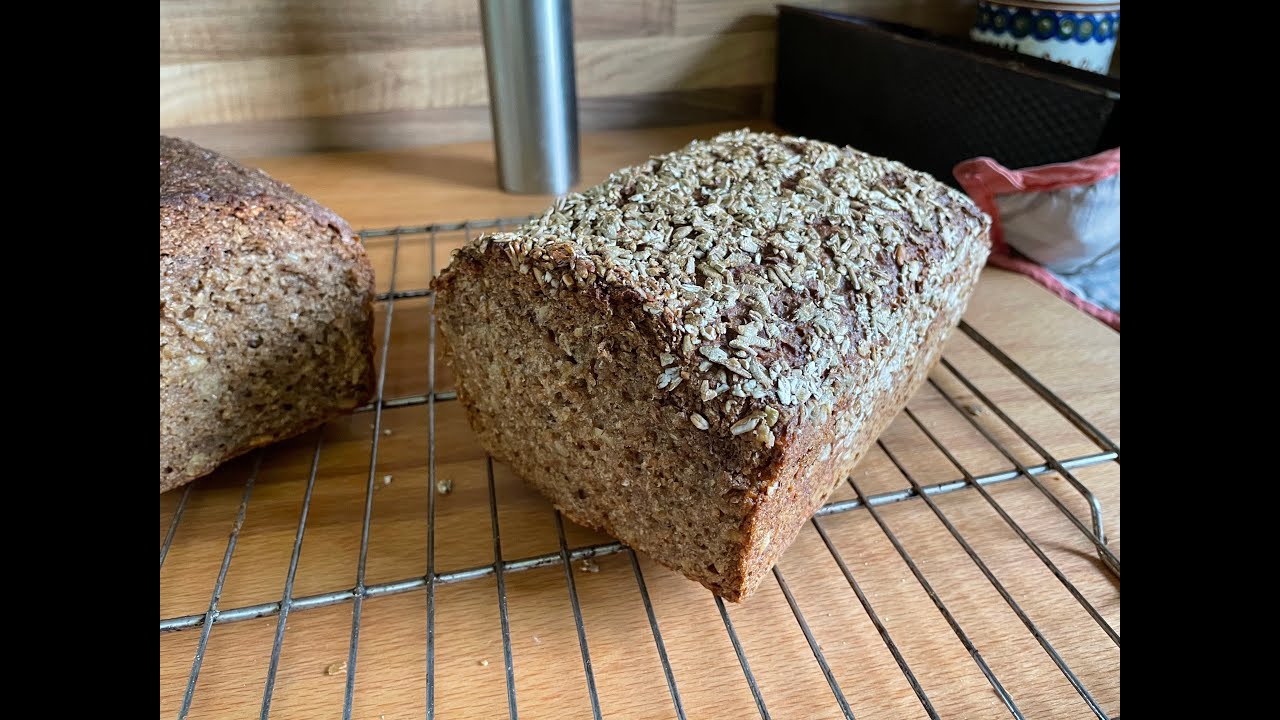 RoggenVollkornBrot mit Sauerteig - selbst gezogen (Schwarzbrot)