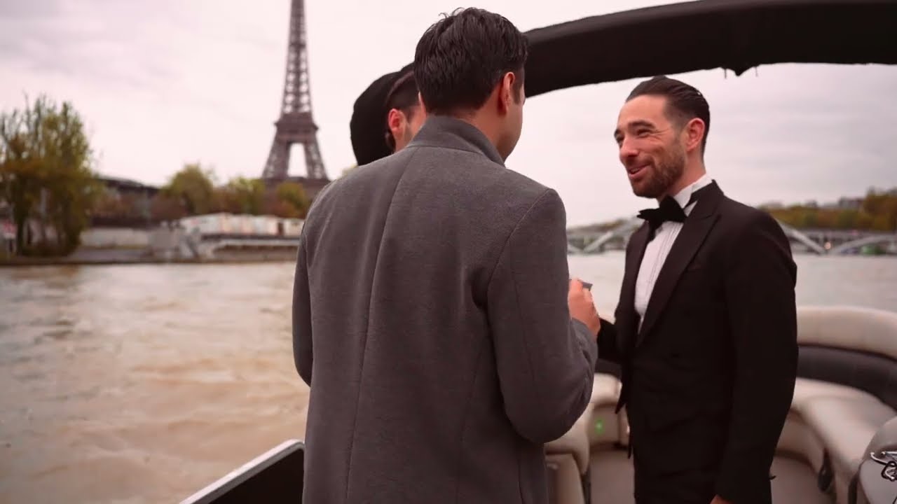 LGBTQIA+ Proposal in Paris - Butler, Love letter, champagne, musics ...