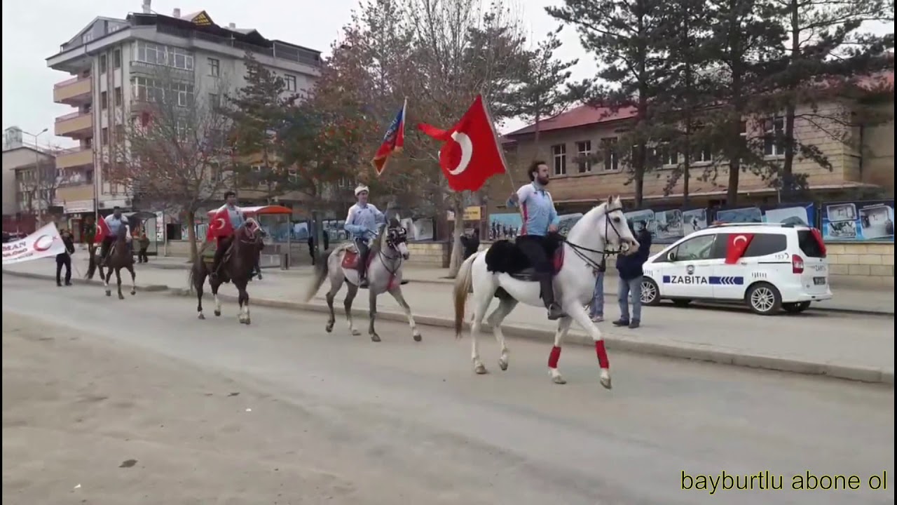 Atlı spor kul&uuml;b&uuml; meydan ge&ccedil;işi heybetine kurban ata sporu cirit ve atları