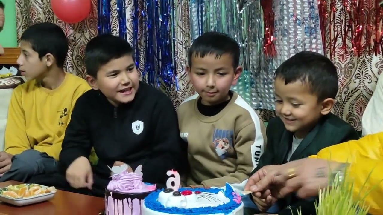 Harsh's birthday party_.  Bau ka birthday party enjoy a log . #birthdaycelebration #party 