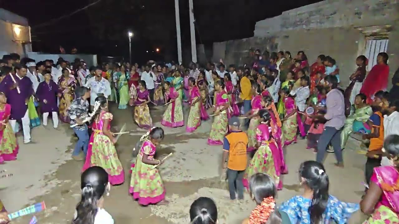 తళుకు తళుకు చిన్నది old song Master M.bharath కీర్తిపల్లె ప్రోగ్రామ్ కనులవిందుగా వేశారు 7893392962