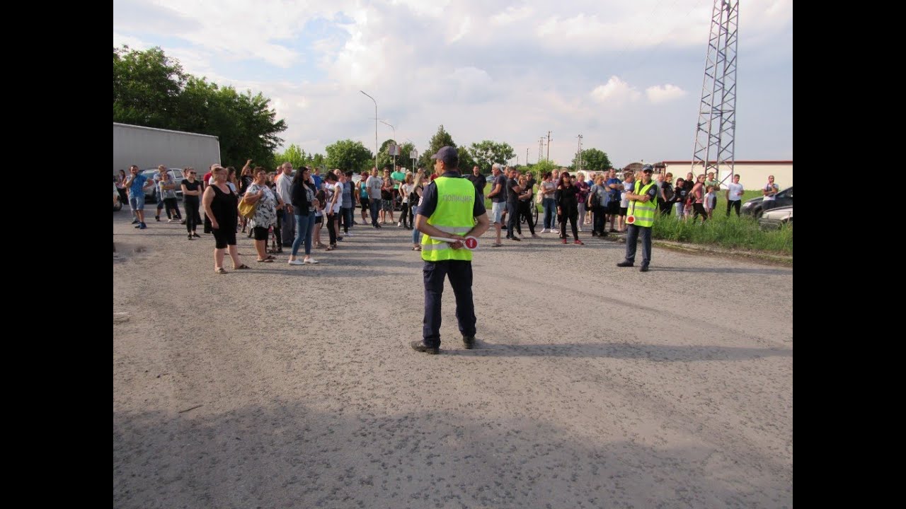 Хората от Мартен: Писна ни да пътуваме 5 км по два часа в задръствания