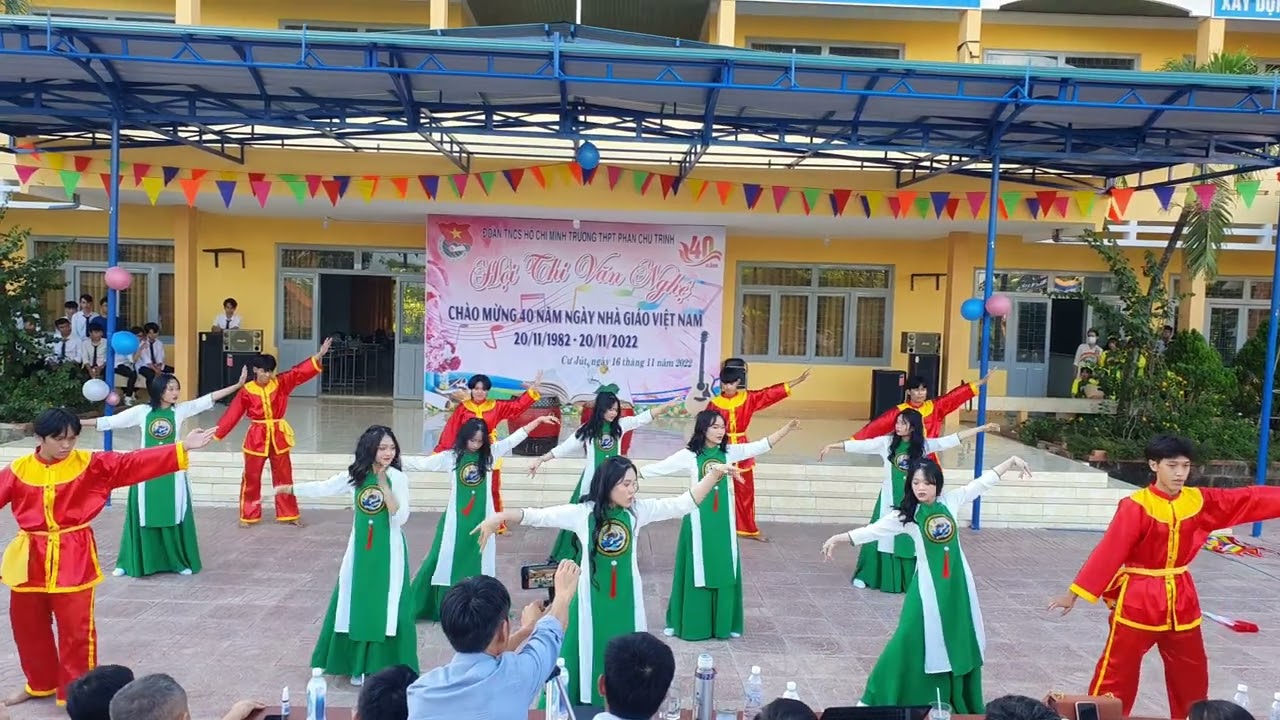 Hào Khí Việt Nam - chi đoàn 12a2 - trường THPT Phan Chu Trinh - Đăk Nông
