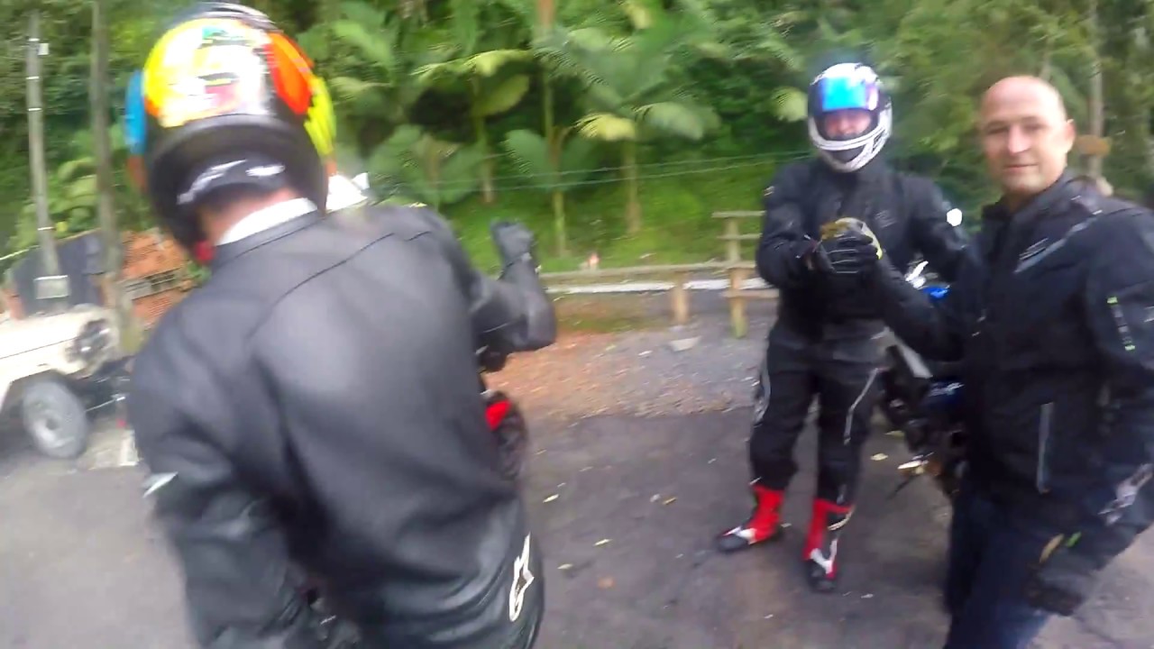 BMW f800r - STREET TRIPLE 675R VS F800R, QUEM LEVA?