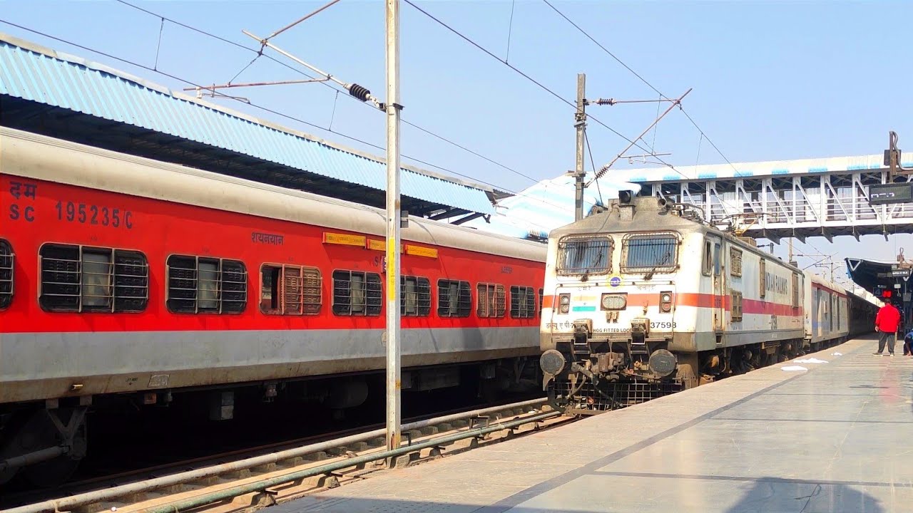 Mumbai Hyderabad Hussain Sagar Express Train Arrival Hyderabad Railway Station Nampally