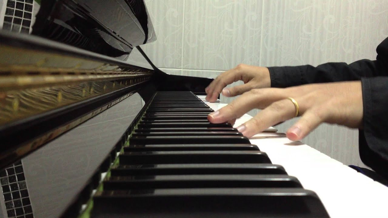 ปุ๊ อัญชลี - รัก (Piano Version) by cHen @ Music Yours
