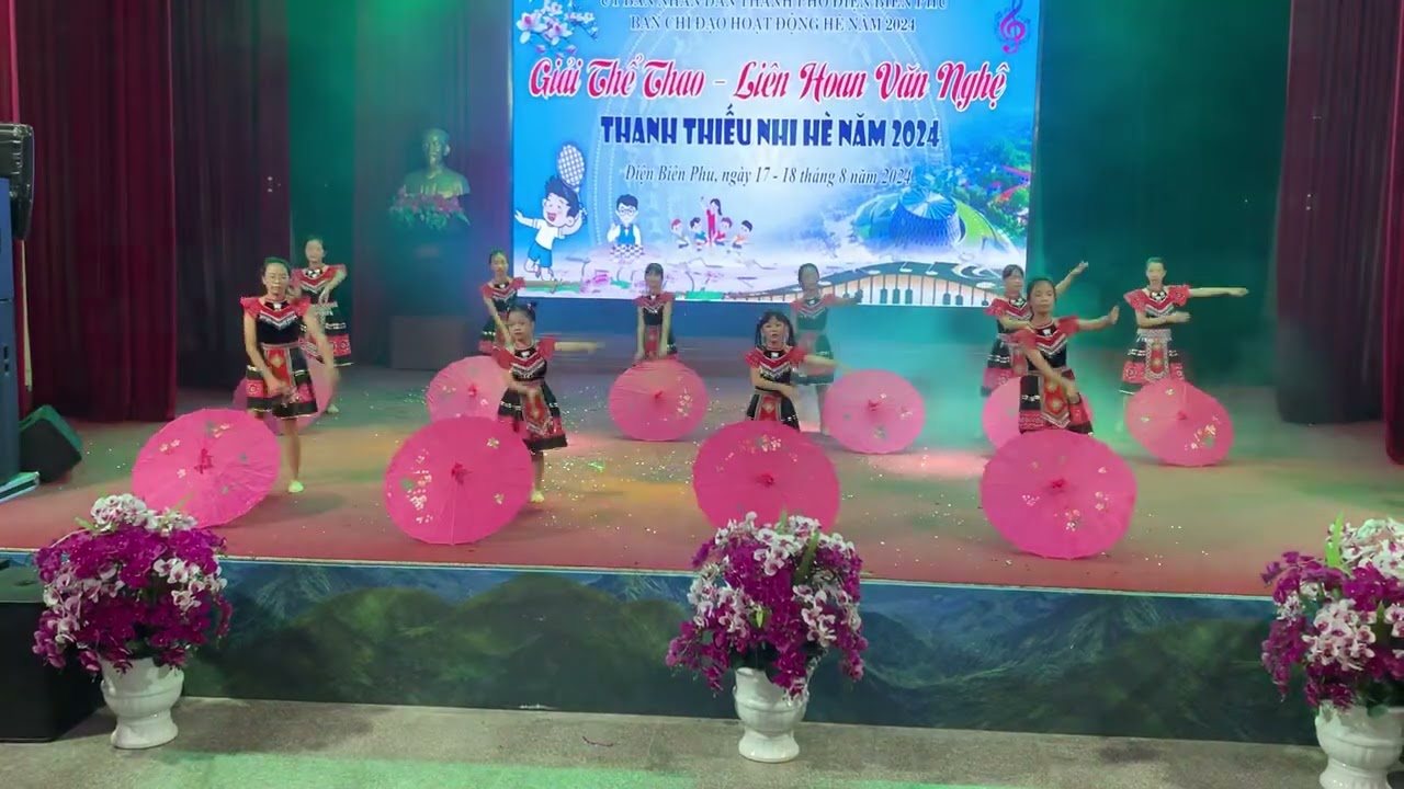 múa Cô Giáo Về Bản. Các cháu thiếu nhi phố 9 Thanh Trường biểu diễn